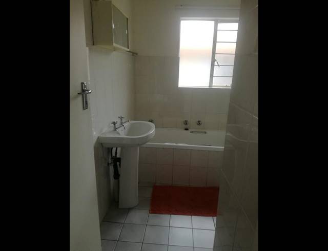 2 BEDROOM PROPERTY TO RENT IN WILLOW PARK MANOR